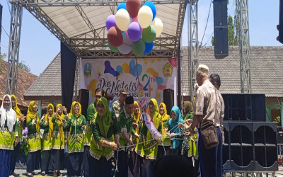 PERLOMBAAN ANTAR KELAS HINGGA SENI BARONG MEMERIAHKAN HARI ULANG TAHUN KE 24 SMAN 1 KASIMAN