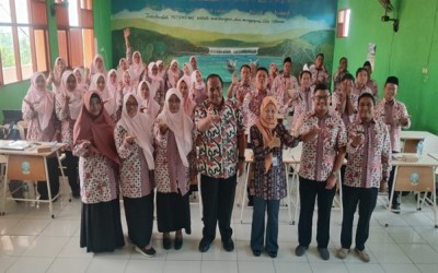 IN HOUSE TRAINING (IHT) REVIEW DOKUMEN KURIKULUM SATUAN PENDIDIKAN (KSP) DAN IMPLEMENTASI PEMBELAJARAN MENDALAM BERSAMA KACABDIN BOJONEGORO